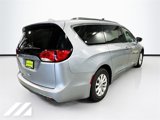 Used 2018 Chrysler Pacifica Touring-L image 5