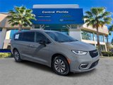 New 2025 Chrysler Pacifica Select image 2