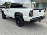 Used 2005 Chevrolet Silverado 2500 4x4 Regular Cab image 3