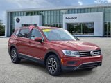 Used 2021 Volkswagen Tiguan SE w/ Panoramic Sunroof Package image 3