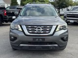 Used 2017 Nissan Pathfinder SL image 2