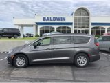 Used 2021 Chrysler Pacifica Touring image 4