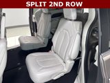 Used 2017 Chrysler Pacifica Touring-L Plus w/ Advanced Safetytec Group image 2
