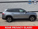 Used 2024 Volkswagen Atlas SE image 2