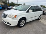 Used 2014 Chrysler Town & Country Touring image 3
