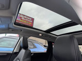 Used 2022 Ford Escape Titanium image 3