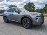 Used 2024 Nissan Rogue SV w/ SV Premium Package image 2