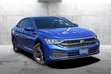 Used 2024 Volkswagen Jetta SE w/ Panoramic Sunroof Package image 2