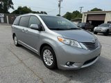 Used 2017 Toyota Sienna XLE Premium image 3