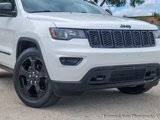 Used 2019 Jeep Grand Cherokee Laredo image 4