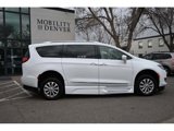 Used 2018 Chrysler Pacifica Touring-L image 4