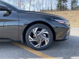 New 2025 Hyundai Elantra Limited image 4