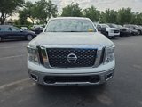 Used 2017 Nissan Titan SV image 3