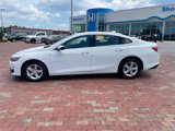 Used 2023 Chevrolet Malibu LT image 2