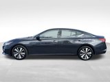 Used 2019 Nissan Altima 2.5 SV image 2