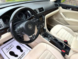 Used 2015 Volkswagen Passat 1.8T SEL Premium image 3