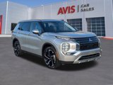 Used 2023 Mitsubishi Outlander SE image 3