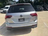 Used 2022 Volkswagen Tiguan SE w/ Panoramic Sunroof Package image 5