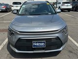 Used 2023 Kia Niro EX image 2