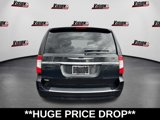 Used 2014 Chrysler Town & Country Touring image 6