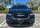 Used 2021 Chrysler Pacifica Touring-L image 2