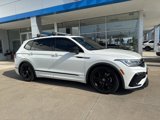 Used 2023 Volkswagen Tiguan SE R-Line image 2