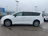 New 2025 Chrysler Pacifica Select image 5