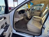 Used 2010 Lincoln Town Car Signature Limited image 4