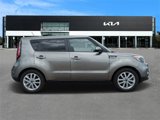 Used 2018 Kia Soul + image 3