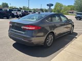 Used 2019 Ford Fusion SE image 2