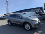 Used 2020 Nissan Rogue SV image 2