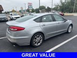 Used 2020 Ford Fusion SE image 3