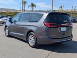 Used 2023 Chrysler Pacifica Touring-L image 4