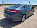 Used 2018 Ford Fusion SE w/ Fusion SE Technology Package image 2