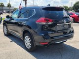Used 2017 Nissan Rogue SV image 6