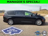 Used 2022 Chrysler Voyager LX image 3