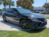 Used 2018 Toyota Camry SE image 2