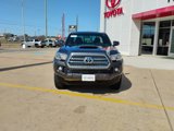 Used 2016 Toyota Tacoma TRD Sport image 2