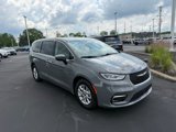 Used 2023 Chrysler Pacifica Touring-L image 3