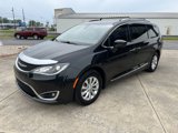 Used 2018 Chrysler Pacifica Touring-L image 4