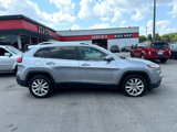 Used 2017 Jeep Cherokee Limited image 2