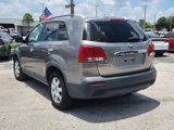 Used 2011 Kia Sorento LX w/ Convenience Pkg image 5