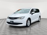 Used 2017 Chrysler Pacifica Touring image 2