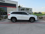 Used 2019 Toyota Highlander LE image 2