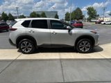 Used 2023 Nissan Rogue SV image 4