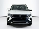 Used 2022 Volkswagen Taos SE image 2