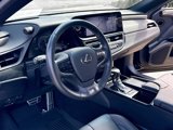 Used 2022 Lexus ES 300h F Sport image 4