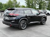 Used 2024 Nissan Rogue SV image 3