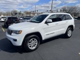 Used 2020 Jeep Grand Cherokee Laredo image 3