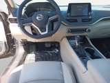 Used 2021 Nissan Altima 2.5 SV w/ SV Premium Package image 3